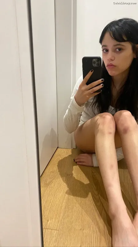 Jenna Ortega photo 14 of 5476