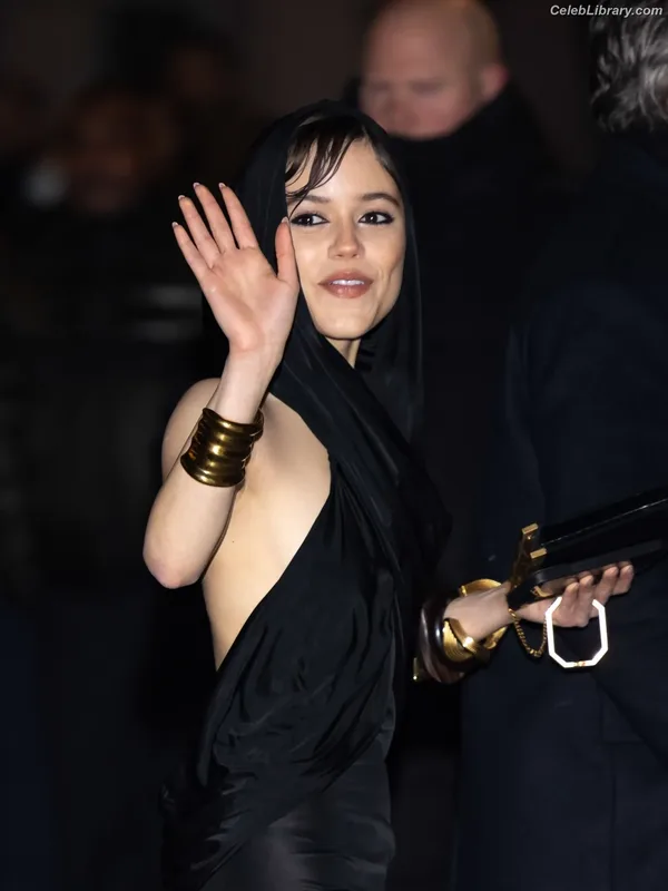 Jenna Ortega photo 8 of 5476