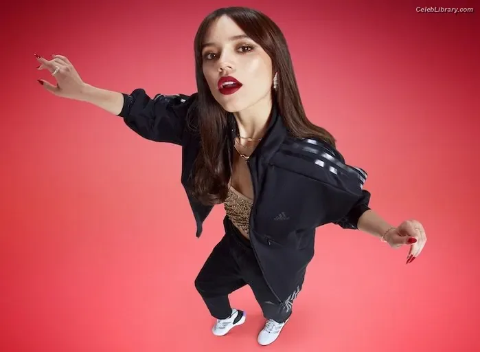Jenna Ortega photo 4 of 5476