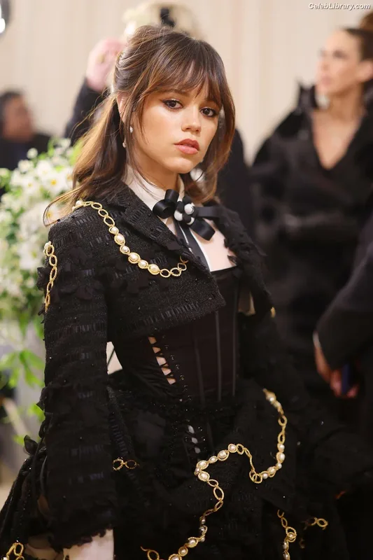 Jenna Ortega photo 8 of 5476