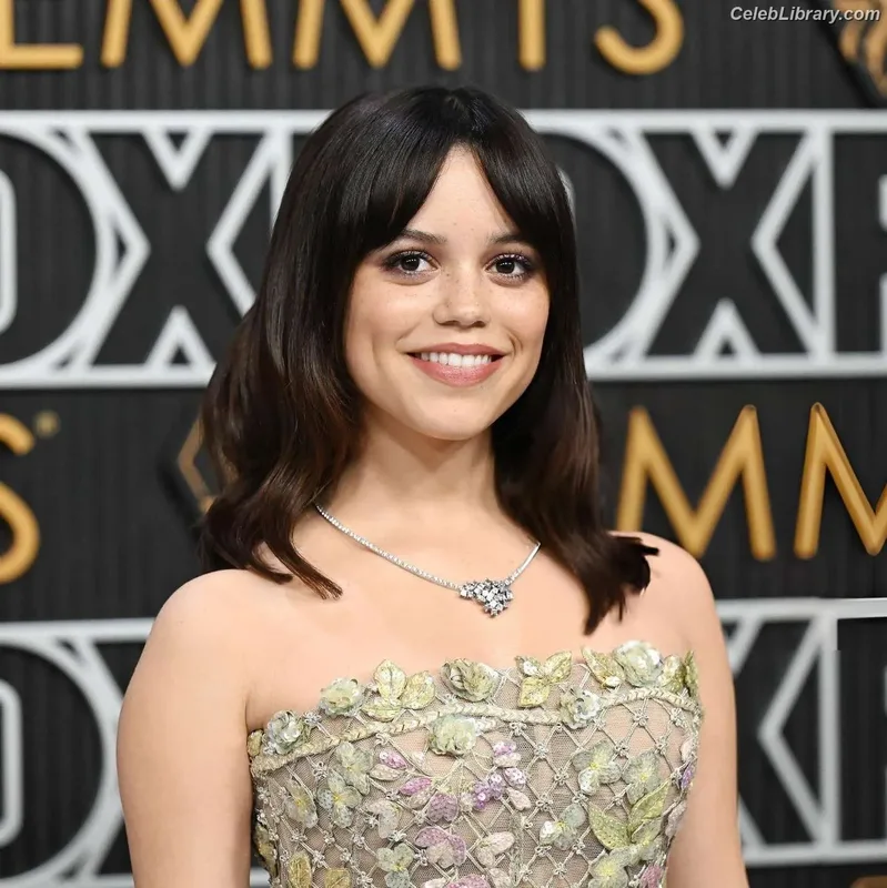 Jenna Ortega photo 6 of 5476