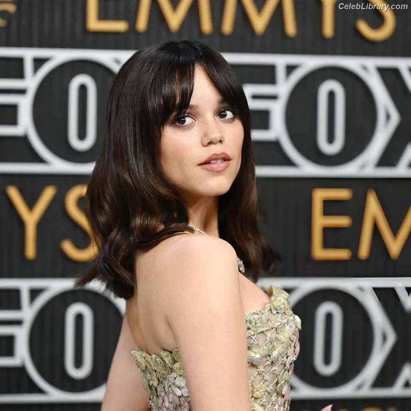 Jenna Ortega photo 7 of 5476