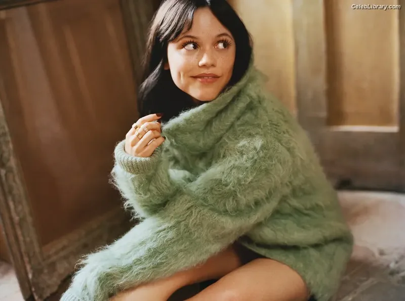 Jenna Ortega photo 9 of 5476