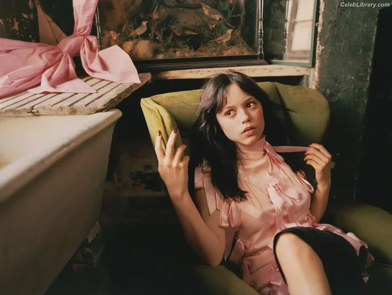 Jenna Ortega photo 15 of 5476