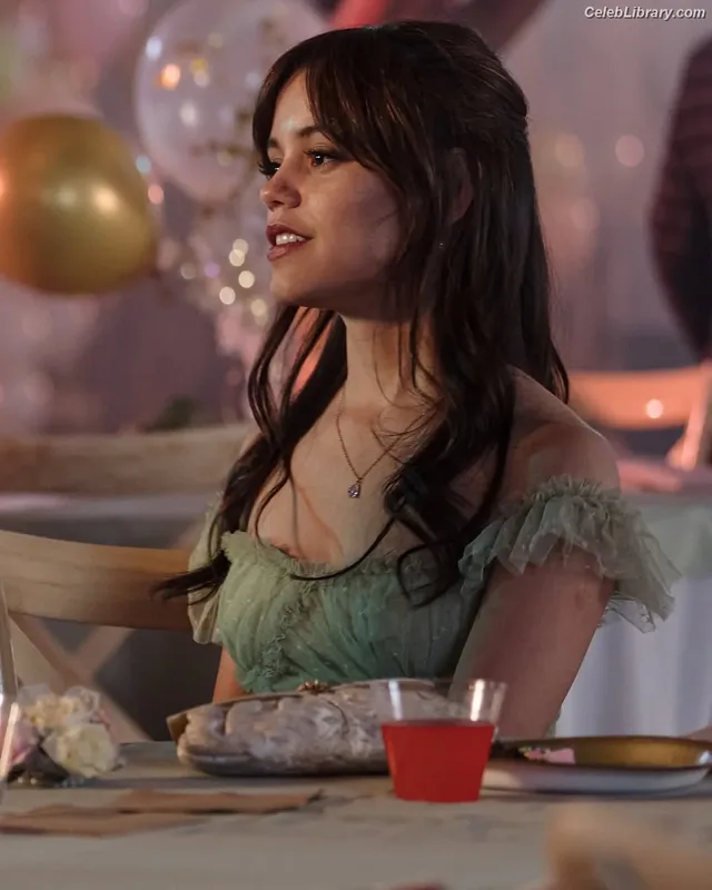 Jenna Ortega photo 17 of 5476