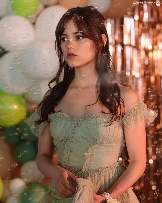 Jenna Ortega photo 18 of 5476