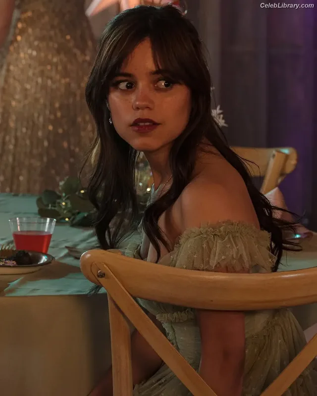 Jenna Ortega photo 19 of 5476