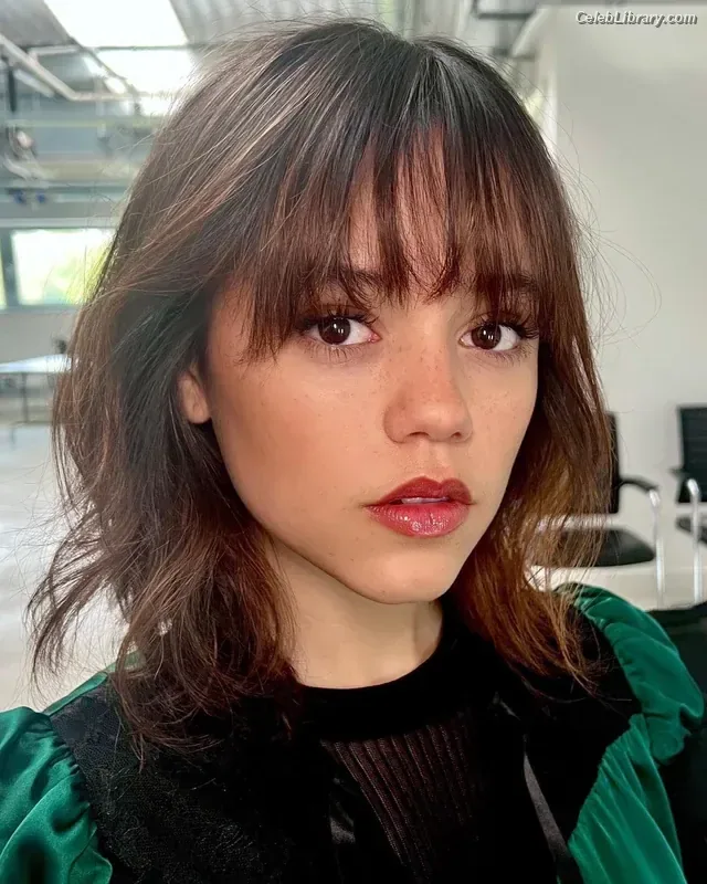 Jenna Ortega photo 5 of 5476