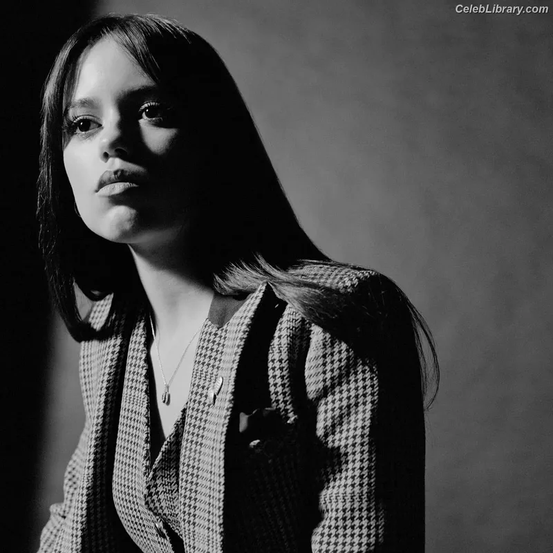 Jenna Ortega photo 19 of 5476