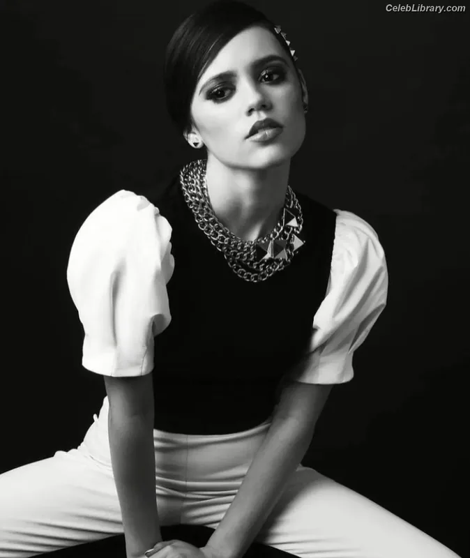 Jenna Ortega photo 6 of 5476