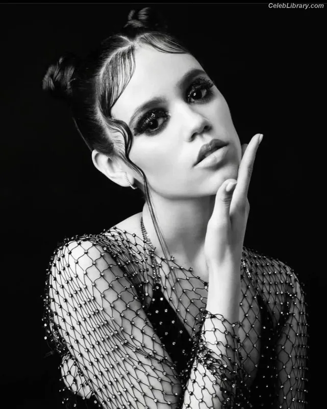 Jenna Ortega photo 10 of 5476