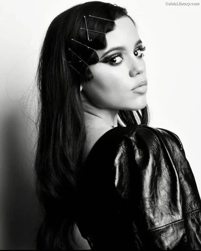 Jenna Ortega photo 11 of 5476