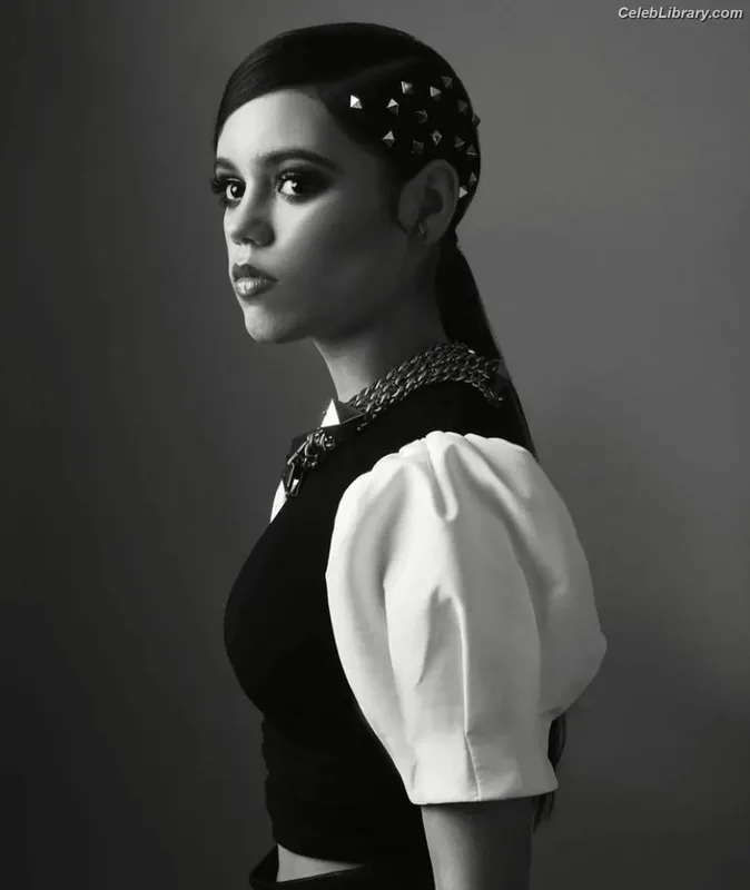 Jenna Ortega photo 12 of 5476