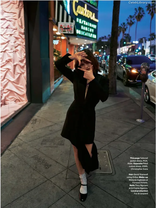 Jenna Ortega photo 2 of 5476
