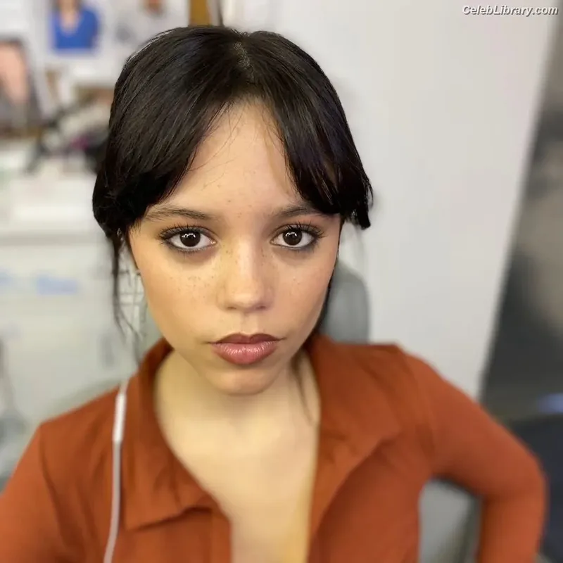 Jenna Ortega photo 23 of 5476