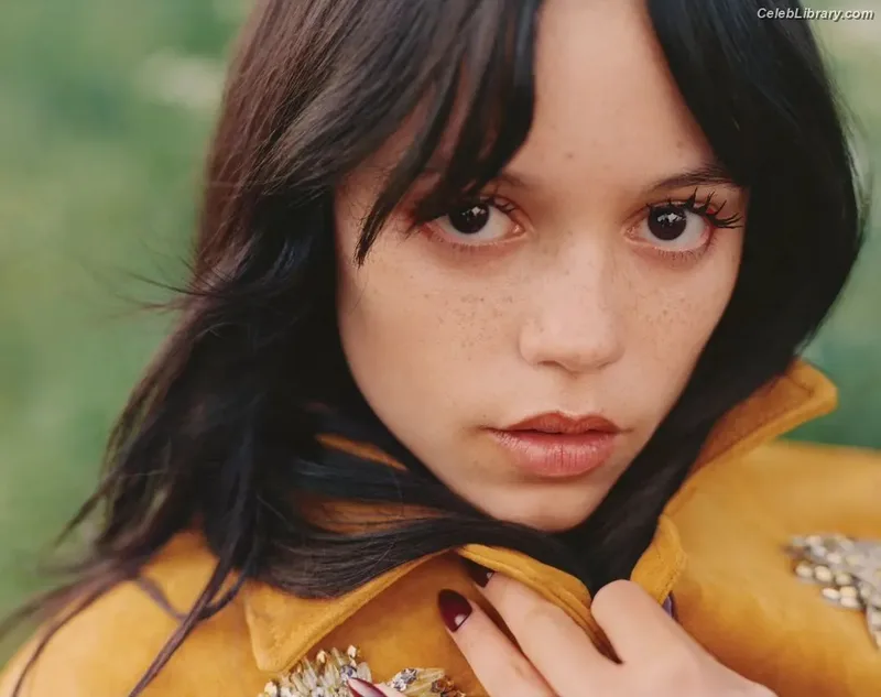 Jenna Ortega photo 5 of 5476