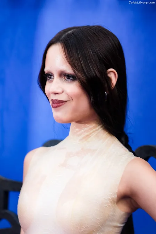 Jenna Ortega photo 13 of 5476