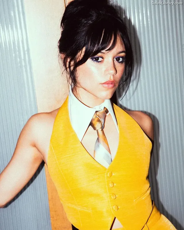 Jenna Ortega photo 16 of 5476