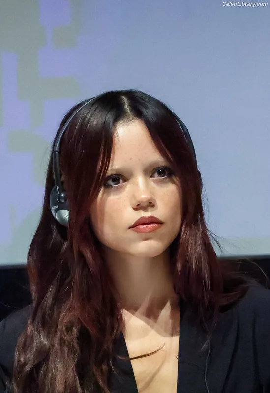 Jenna Ortega photo 23 of 5476