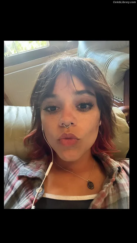Jenna Ortega photo 14 of 5476