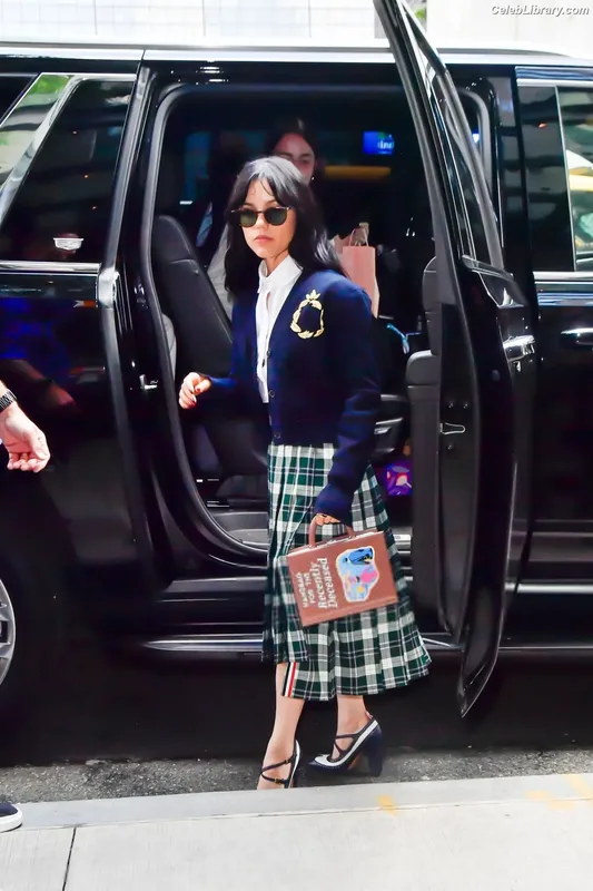 Jenna Ortega photo 10 of 5476