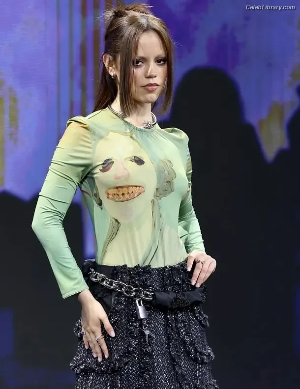 Jenna Ortega photo 9 of 5476