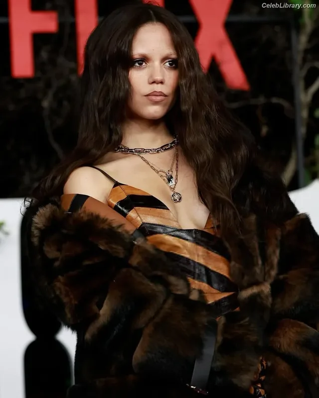 Jenna Ortega photo 20 of 5476