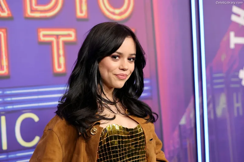 Jenna Ortega photo 14 of 5476