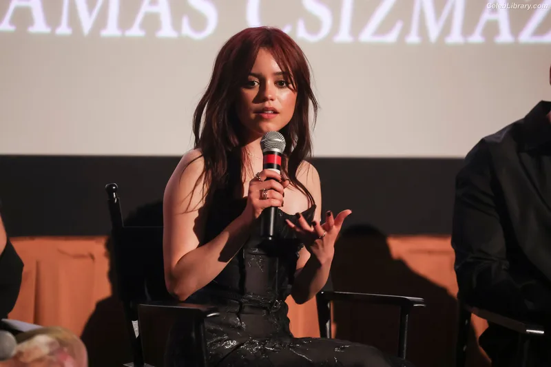 Jenna Ortega photo 24 of 5476