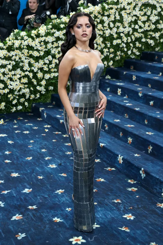 Jenna Ortega photo 10 of 5476