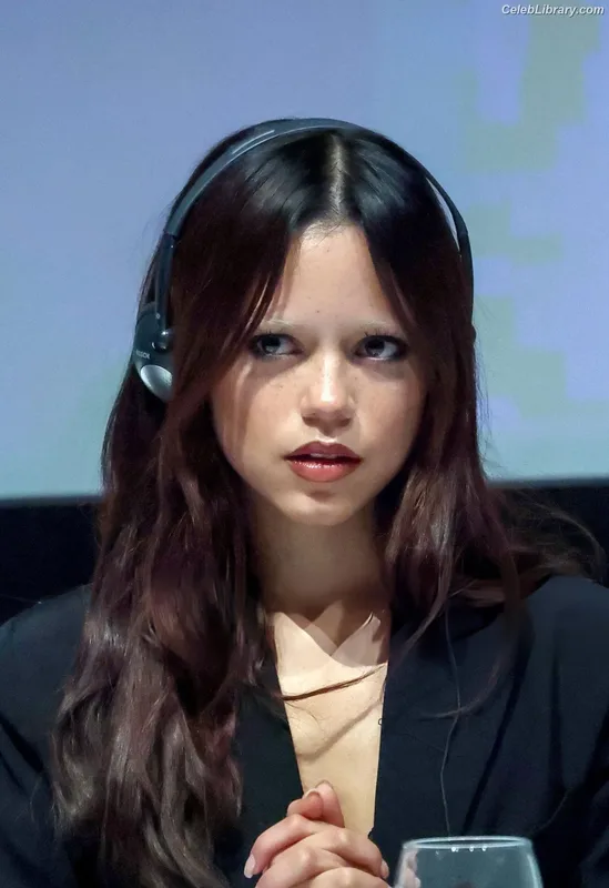 Jenna Ortega photo 22 of 5476