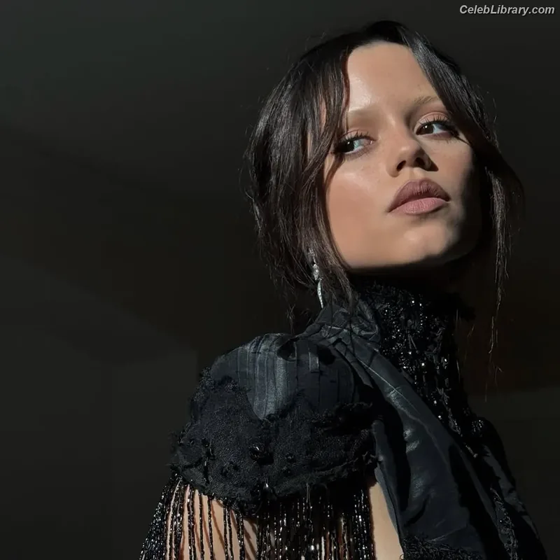 Jenna Ortega photo 3 of 5476