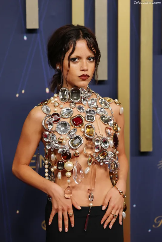Jenna Ortega photo 2 of 5476
