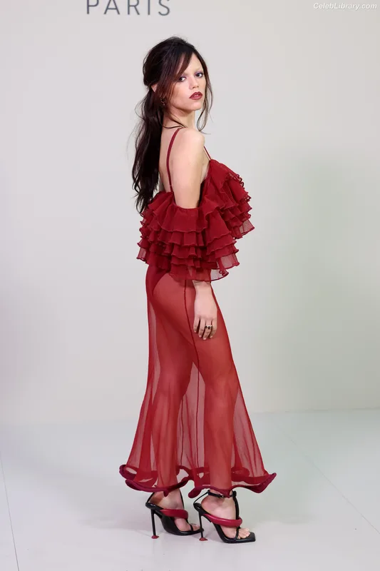 Jenna Ortega photo 19 of 5476