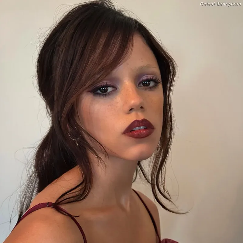 Jenna Ortega photo 23 of 5476