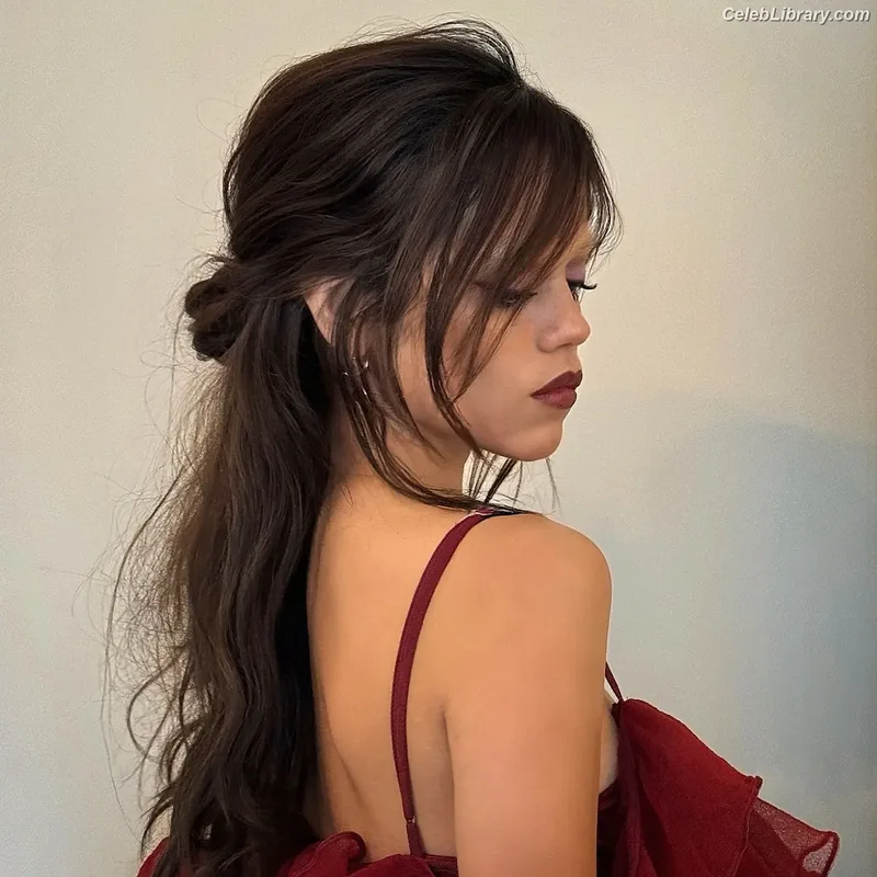 Jenna Ortega photo 24 of 5476