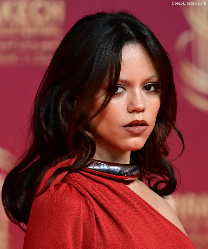 Jenna Ortega photo 14 of 5476
