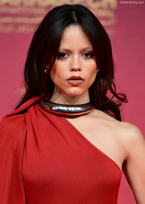 Jenna Ortega photo 18 of 5476