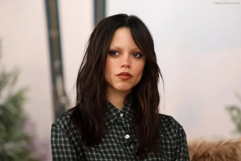 Jenna Ortega photo 16 of 5476