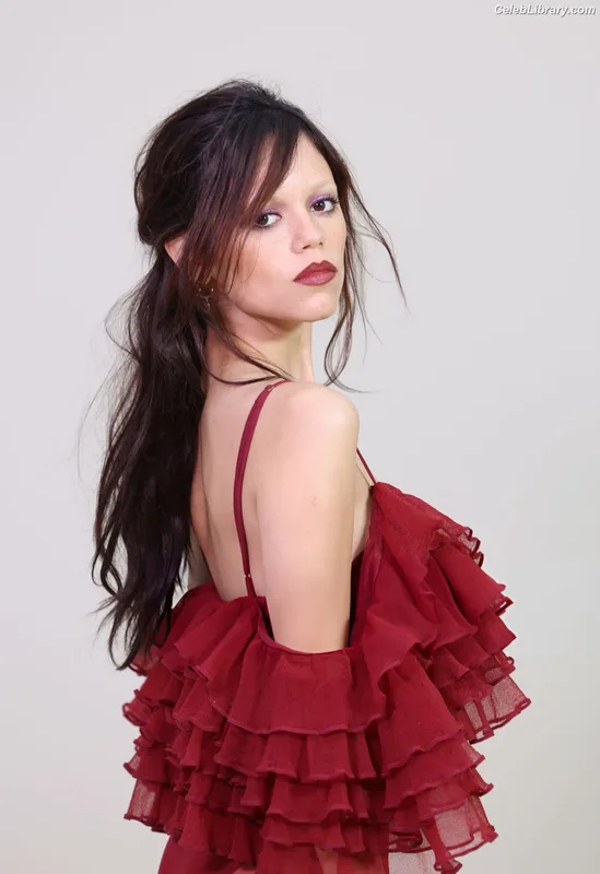 Jenna Ortega photo 21 of 5476