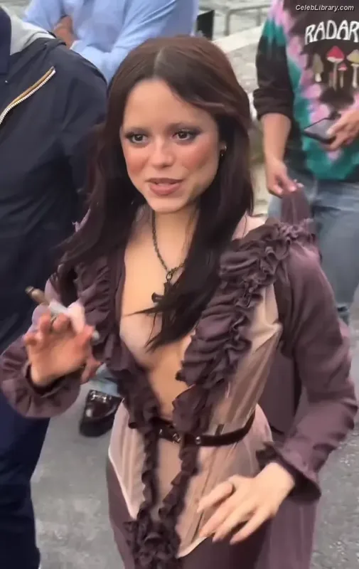 Jenna Ortega photo 10 of 5476