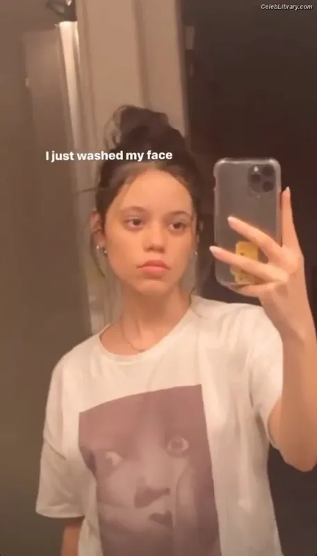 Jenna Ortega photo 18 of 5476