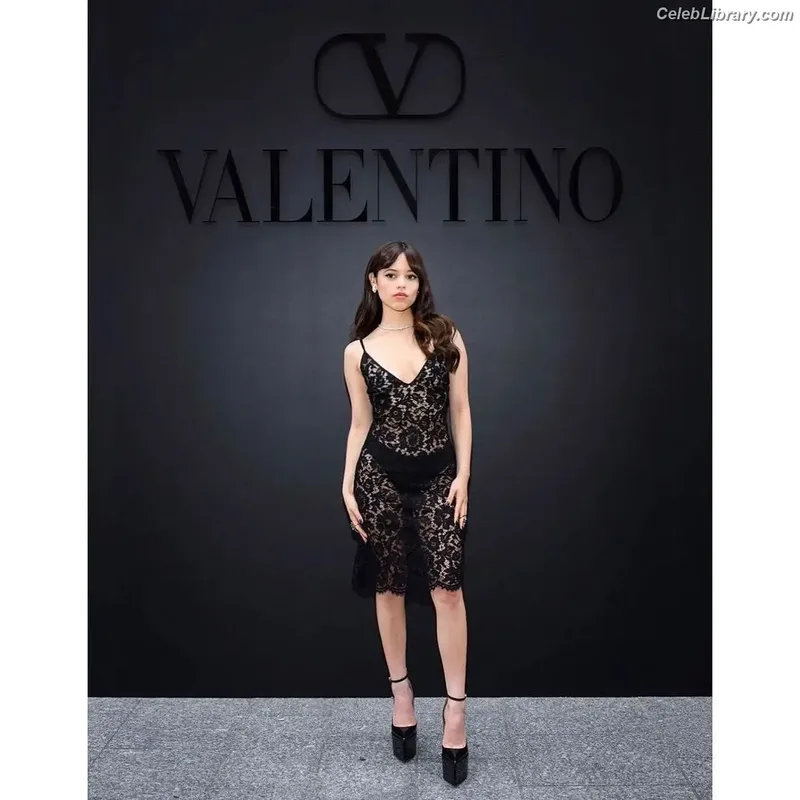 Jenna Ortega photo 22 of 5476