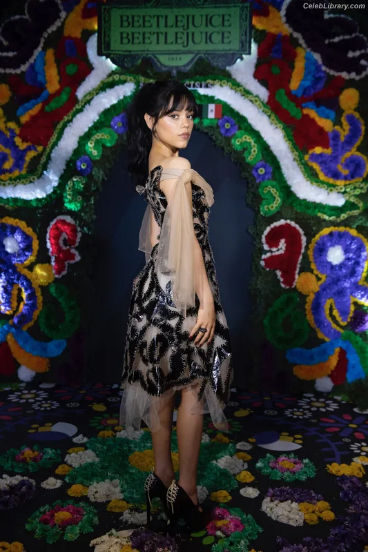 Jenna Ortega photo 4 of 5476