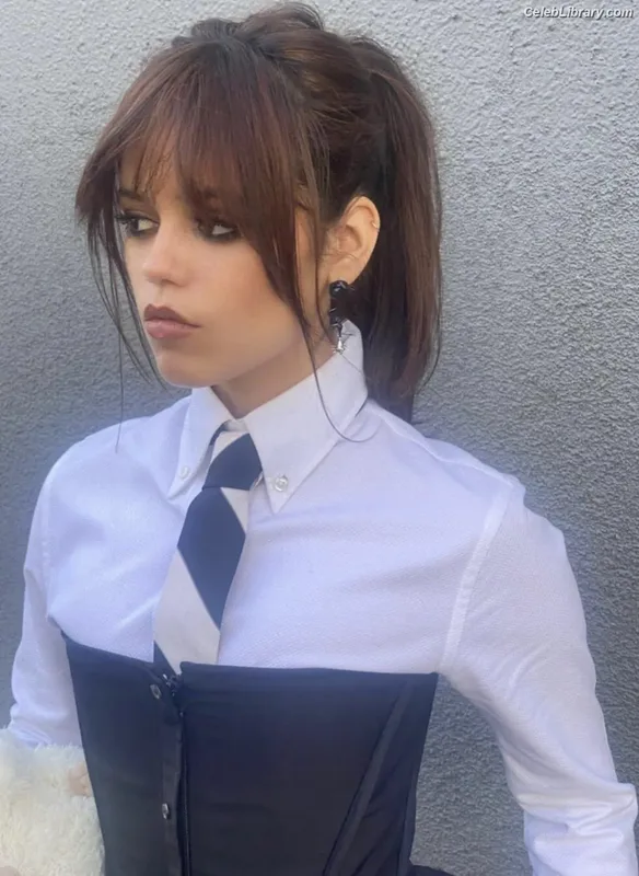 Jenna Ortega photo 17 of 5476