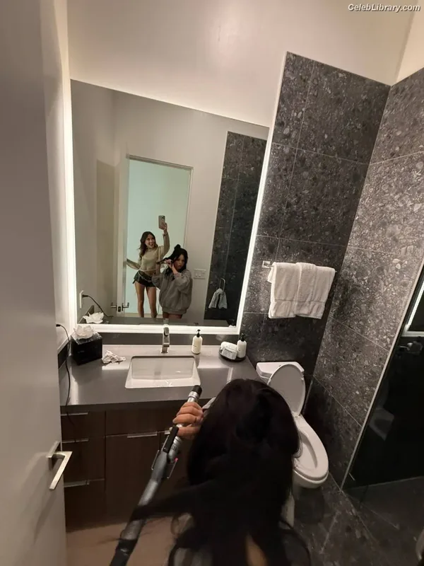 Jenna Ortega photo 21 of 5476