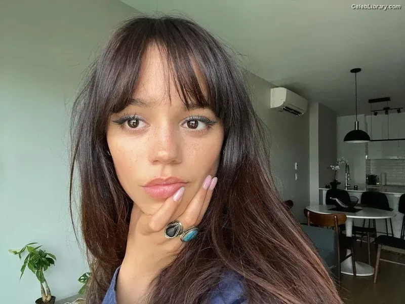 Jenna Ortega photo 3 of 5476