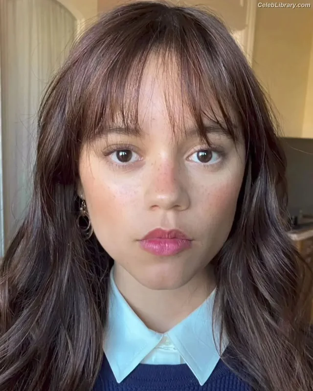 Jenna Ortega photo 8 of 5476