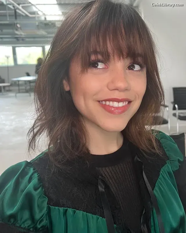 Jenna Ortega photo 5 of 5476