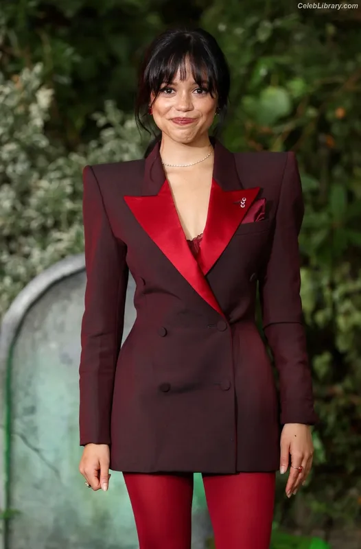 Jenna Ortega photo 6 of 5476